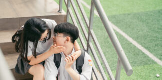 ความรักครั้งแรกในวัยรุ่น: แค่เรื่องชั่วคราว หรือรอยสักในใจที่ติดไปตลอดชีวิต?
